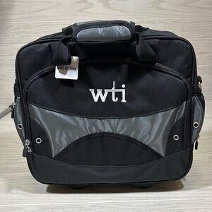 Travel Laptop/ Luggage Bag On Wheels. 5pockets, Pulling Handle
